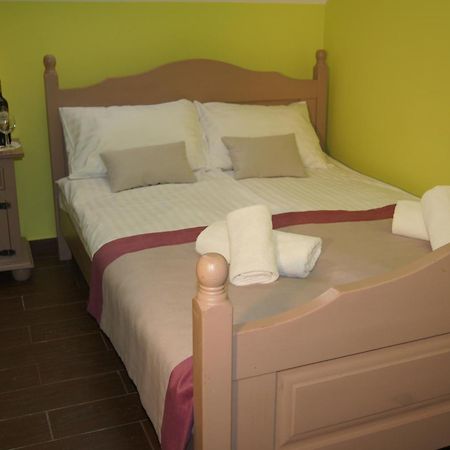 Hotel Pod Herbem -Pokoje Ozonowane Bialystok Room photo