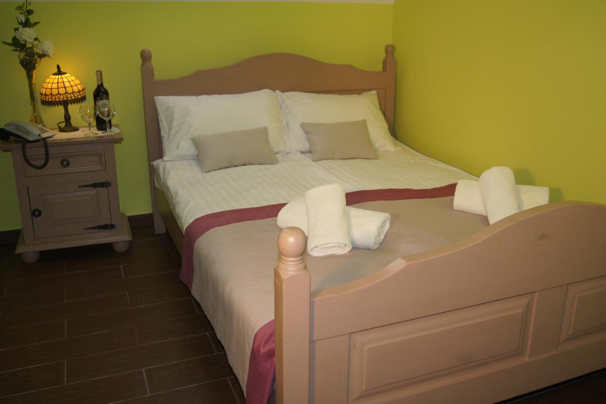 Hotel Pod Herbem -Pokoje Ozonowane Bialystok Room photo